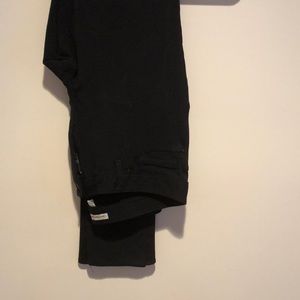 Calvin’s Klein skinny leans